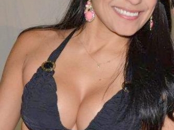 316983_195874403827778_1622010172_n.jpg